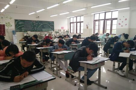 雅安市全國(guó)秘書、心理咨詢師、企業(yè)人力資源管理資格考試在我校順利進(jìn)行