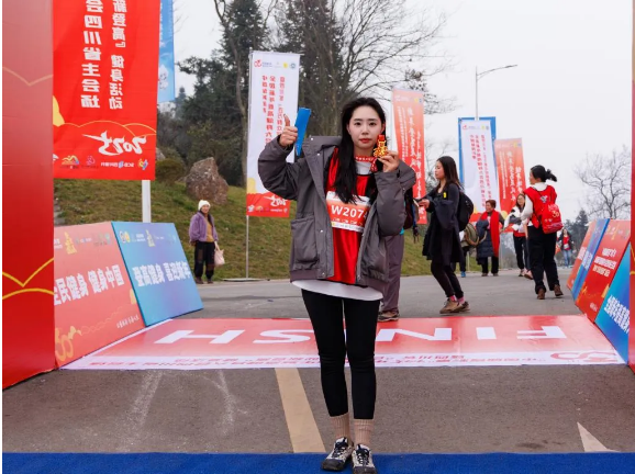 優(yōu)秀畢業(yè)生展播?：“職教生的天花板到底有多高？”——楊瀾